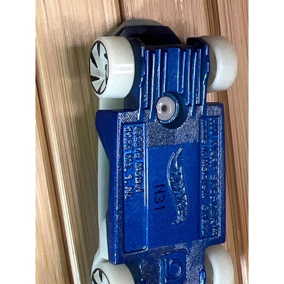 Hot Wheels Die Cast HW Warp Speeder Race Car in White & Blue number 3 - Picture 6 of 6